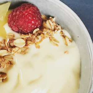 Crazy banana maaltijd smoothie met framboos en kiwi