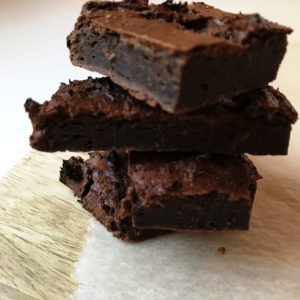 Healthy eiwitrijke brownies stack