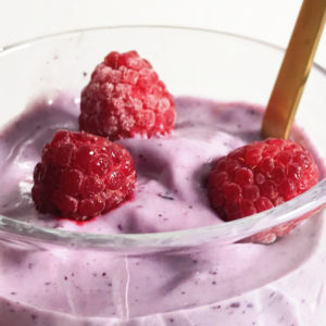 Maaltijd smoothie met frambozen in glas