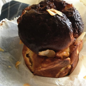 Koolhydraatarme muffins met 3 ingredients op bakpapier