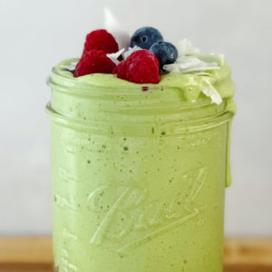 Groene smoothie met kokoseiwitpoeder
